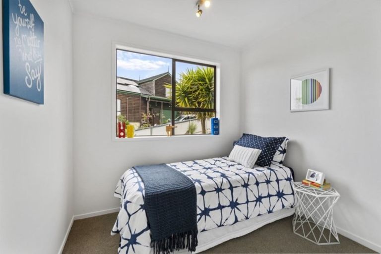 Photo of property in 4/59 Rangatira Road, Beach Haven, Auckland, 0626