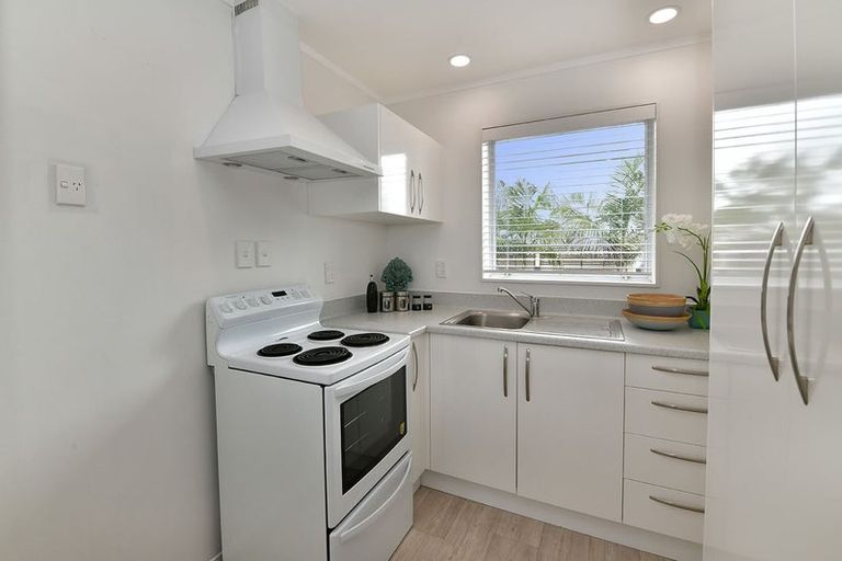 Photo of property in 33b Springs Road, Parakai, 0830