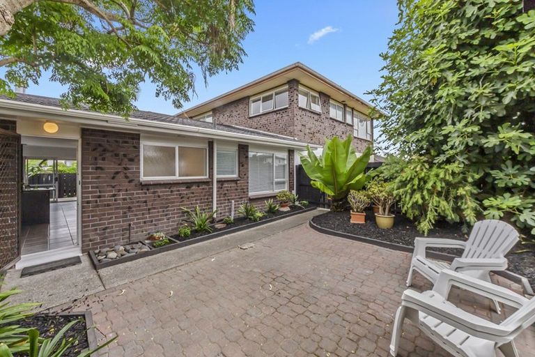 Photo of property in 1/83 Centreway Road, Orewa, 0931