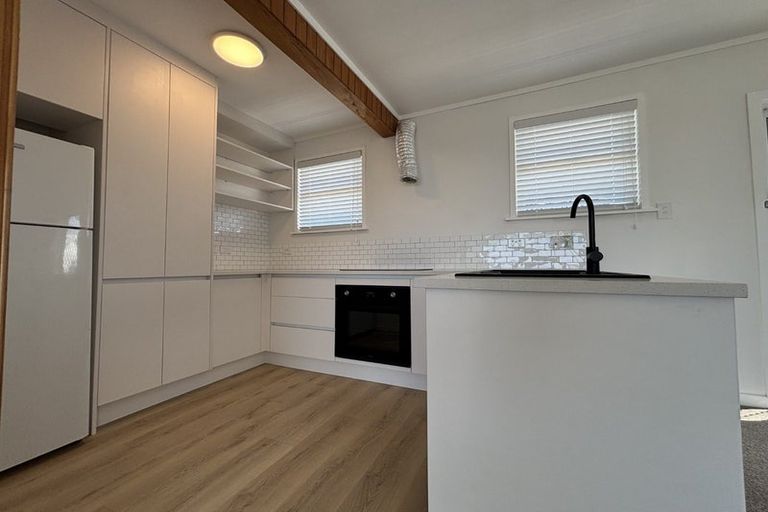 Photo of property in 11/219 Onewa Road, Birkenhead, Auckland, 0626