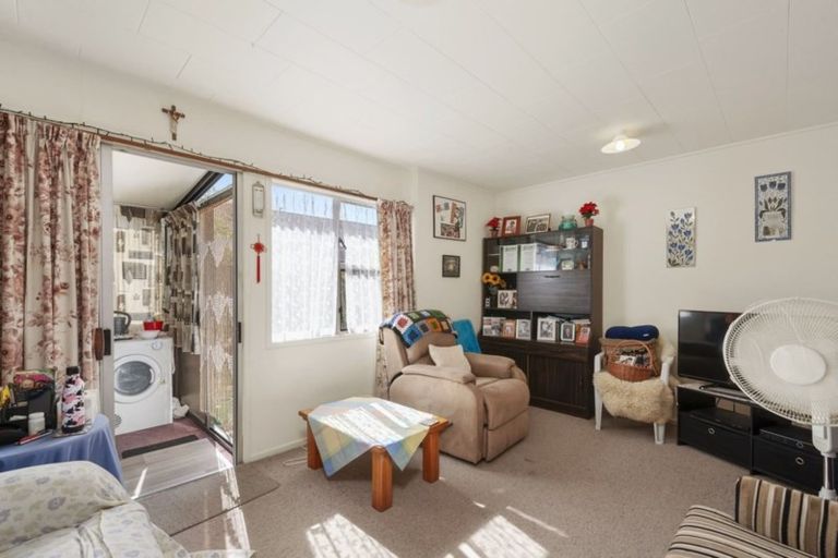 Photo of property in 2/139 Te Heuheu Street, Taupo, 3330