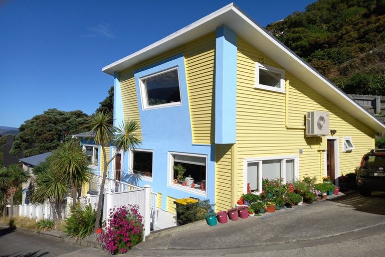 Photo of property in 15a Onslow Road, Khandallah, Wellington, 6035