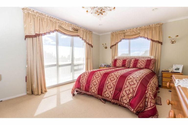 Photo of property in 2a Wattle Street, New Lynn, Auckland, 0600