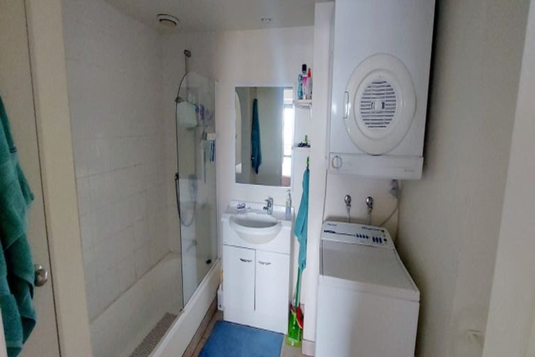 Photo of property in 4h/10 Crown Lynn Place, New Lynn, Auckland, 0600