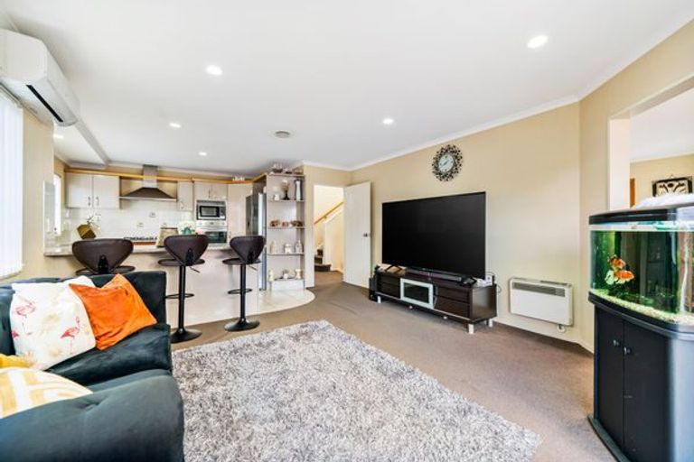 Photo of property in 11 Barcaldine Road, Flat Bush, Auckland, 2016