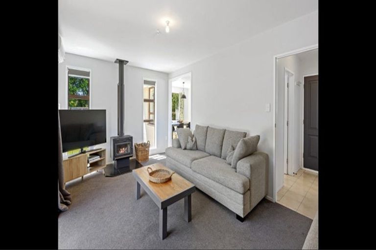 Photo of property in 16 Torlesse Crescent, Darfield, 7510