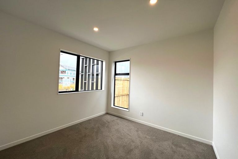 Photo of property in 34 Neretva Avenue, Massey, Auckland, 0614