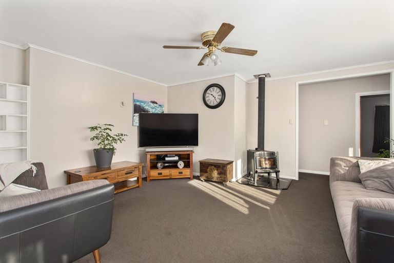 Photo of property in 28 Rimu Street, Edgecumbe, 3120