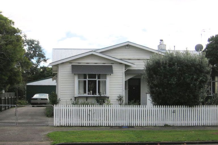 Photo of property in 21 Argyle Avenue, Takaro, Palmerston North, 4410