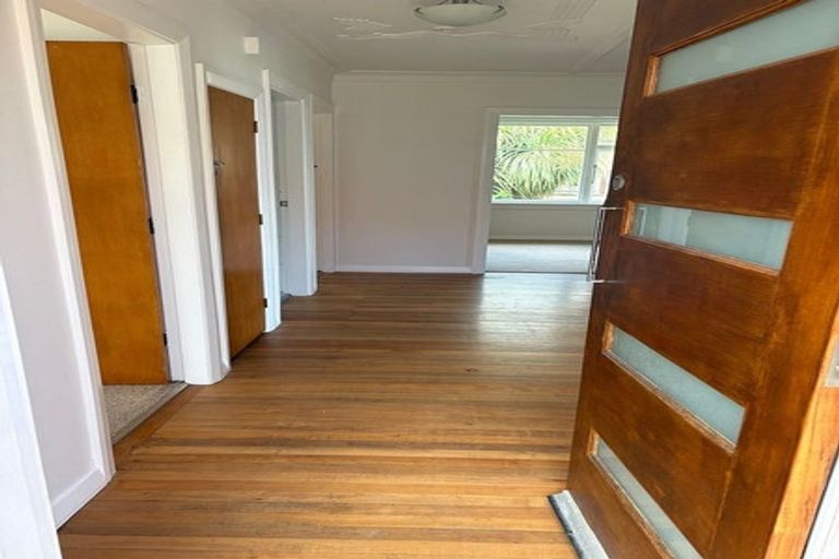 Photo of property in 15 Seaview Terrace, Kew, Dunedin, 9012