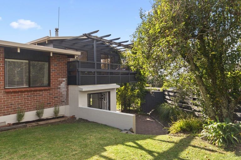 Photo of property in 3 View Road, Shelly Park, Auckland, 2014