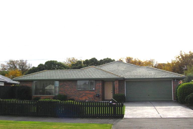 Photo of property in 14 Showgate Avenue, Sockburn, Christchurch, 8042