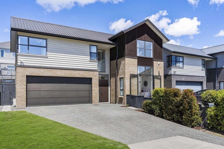 Photo of property in 16 Hirimate Place, Flat Bush, Auckland, 2019