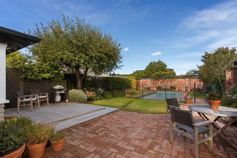 Photo of property in 53 Weka Street, Fendalton, Christchurch, 8041