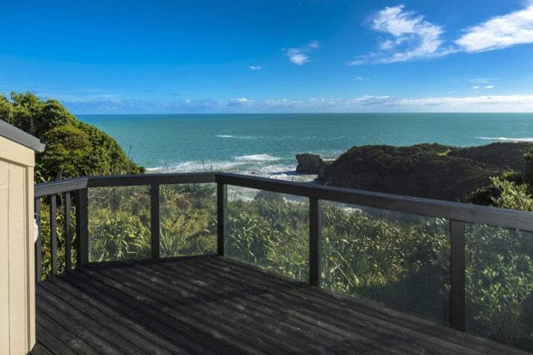 Photo of property in 39 Waitea Road, Muriwai, 0881