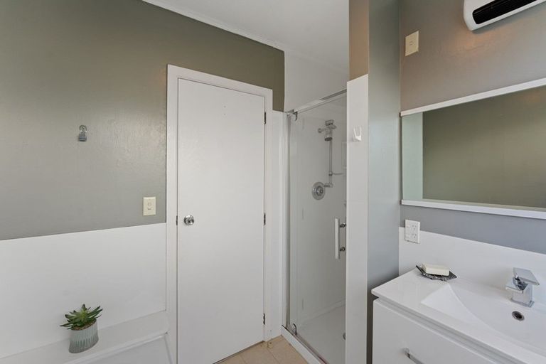 Photo of property in 54 Brightwater Crescent, Totara Park, Upper Hutt, 5018