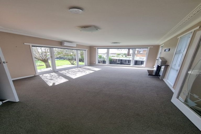 Photo of property in 104 Titirangi Road, New Lynn, Auckland, 0600