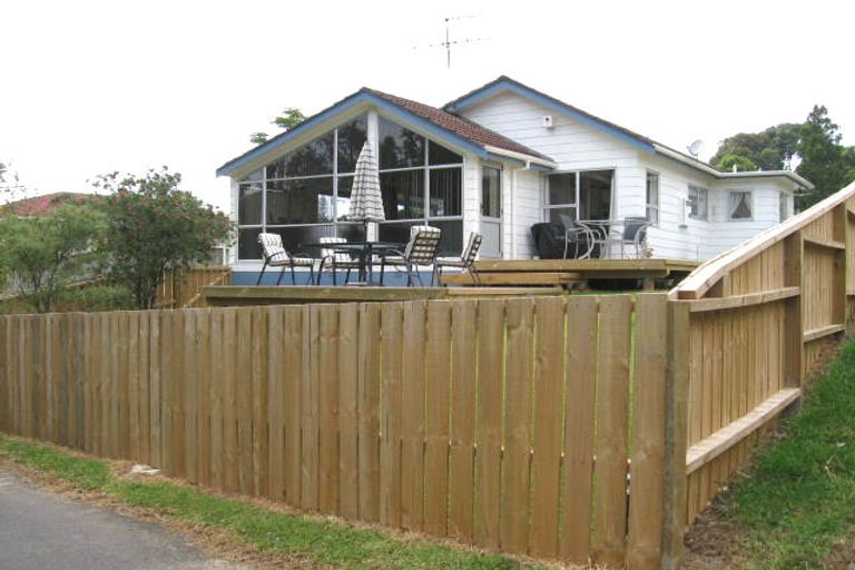 Photo of property in 1/12 Scarlock Avenue, Browns Bay, Auckland, 0630