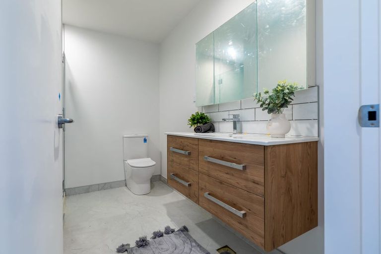 Photo of property in 12 Tuputupu Drive, Kumeu, 0810