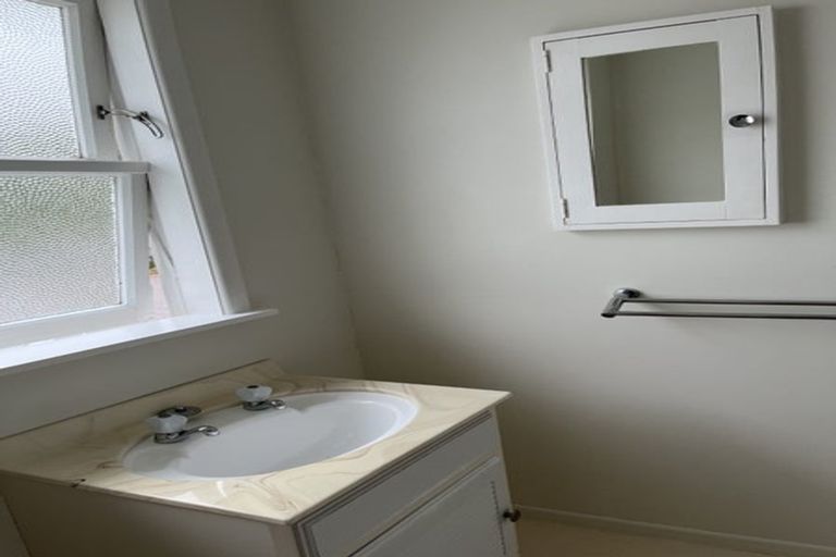 Photo of property in Shakespeare Flats, 48c Merton Street, Trentham, Upper Hutt, 5018