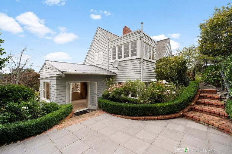 Photo of property in 1 Homewood Avenue, Karori, Wellington, 6012