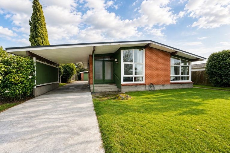 Photo of property in 4 Newbridge Place, Ilam, Christchurch, 8041