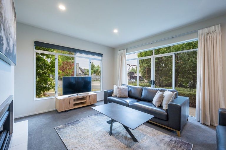 Photo of property in 12 Lobank Place, Richmond, 7020