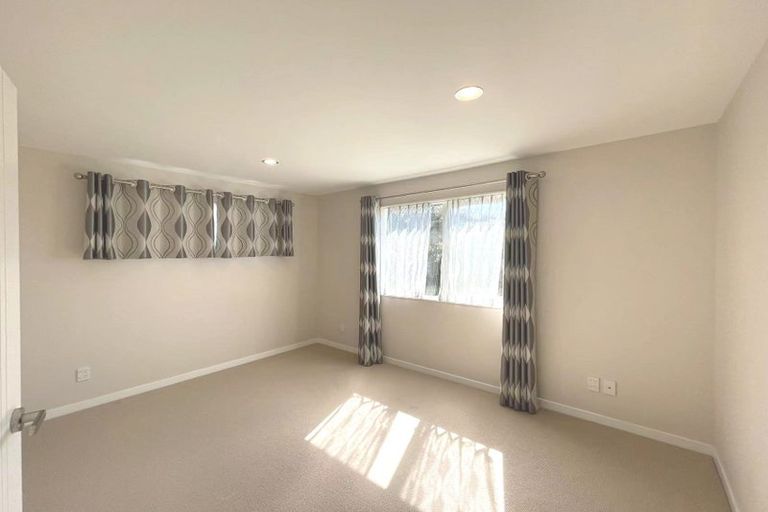 Photo of property in 14a Bridge Avenue, Te Atatu South, Auckland, 0610