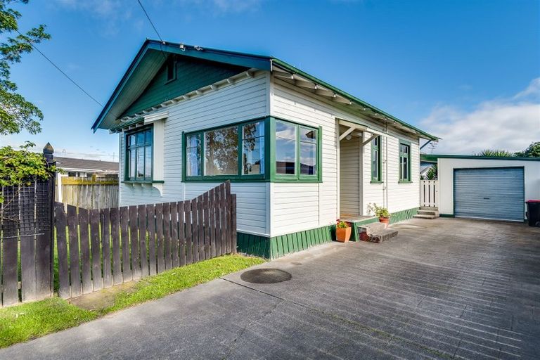 Photo of property in 1/5 Murphy Road, Taradale, Napier, 4112