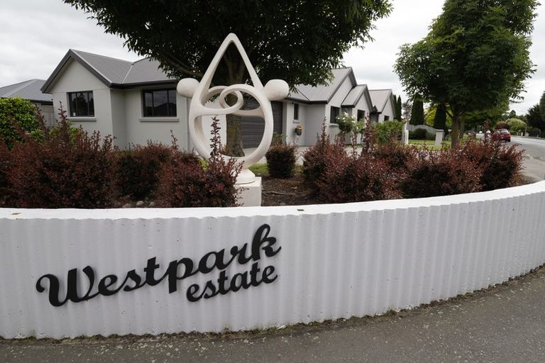 Photo of property in 17 Farm Road, Allenton, Ashburton, 7700