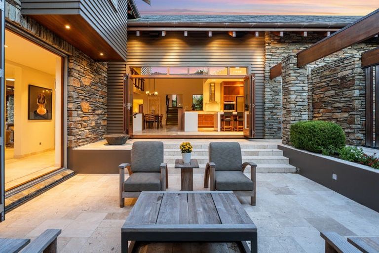 Photo of property in 42 Porterfield Road, Whitford, Howick, 2571