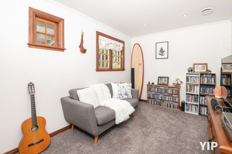 Photo of property in 20a Chapman Street, Newlands, Wellington, 6037