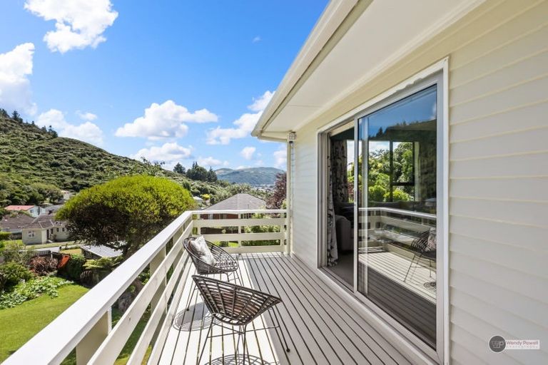 Photo of property in 12 Holmes Grove, Naenae, Lower Hutt, 5011