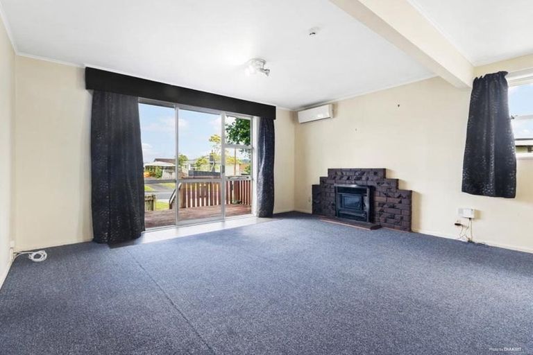 Photo of property in 4 Ranui Avenue, Ranui, Auckland, 0612