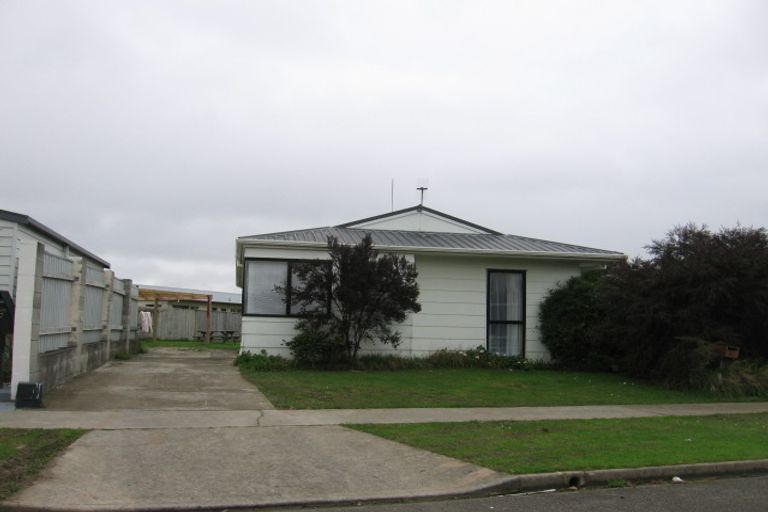 Photo of property in 89 Hillcrest Drive, Kelvin Grove, Palmerston North, 4414
