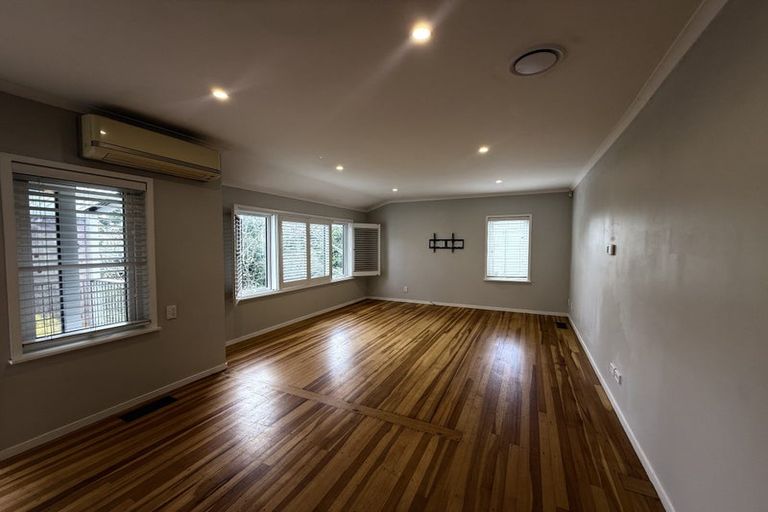 Photo of property in 87 Taurus Crescent, Beach Haven, Auckland, 0626