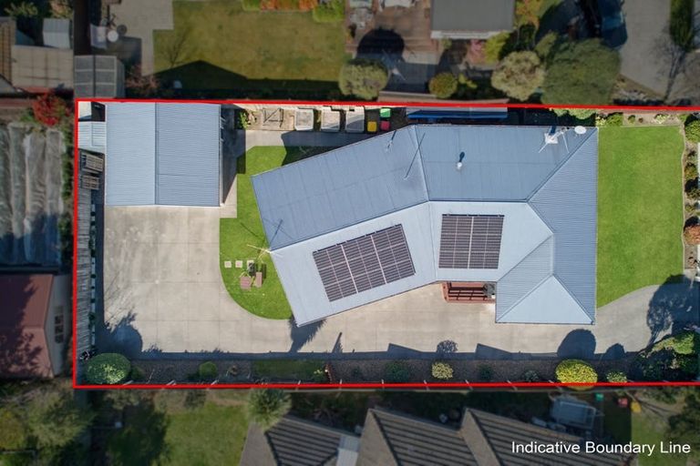 Photo of property in 332 Memorial Avenue, Burnside, Christchurch, 8053