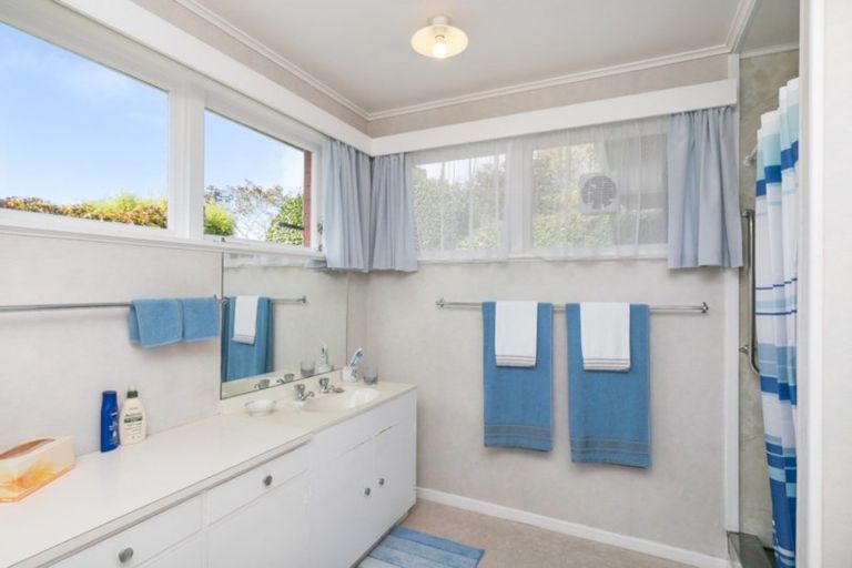 Photo of property in 18 Khouri Avenue, Karori, Wellington, 6012