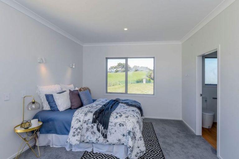 Photo of property in 42a Strathnaver Drive, Waikawa Beach, Manakau, 5573