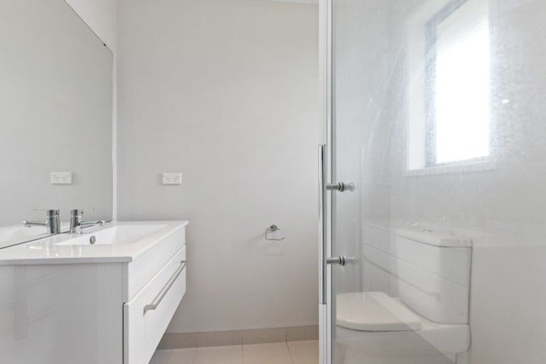 Photo of property in 60 Helenslee Road, Pokeno, 2402