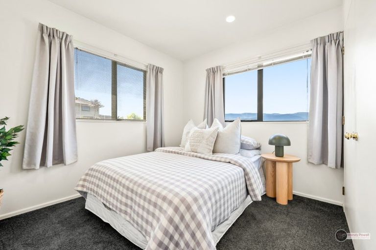 Photo of property in 2 Kirton Drive, Riverstone Terraces, Upper Hutt, 5018