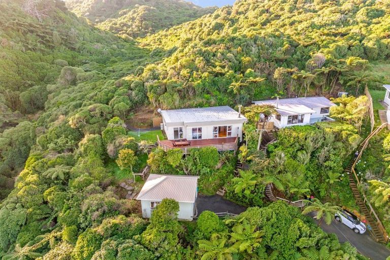 Photo of property in 40 Akatea Road, Korokoro, Lower Hutt, 5012