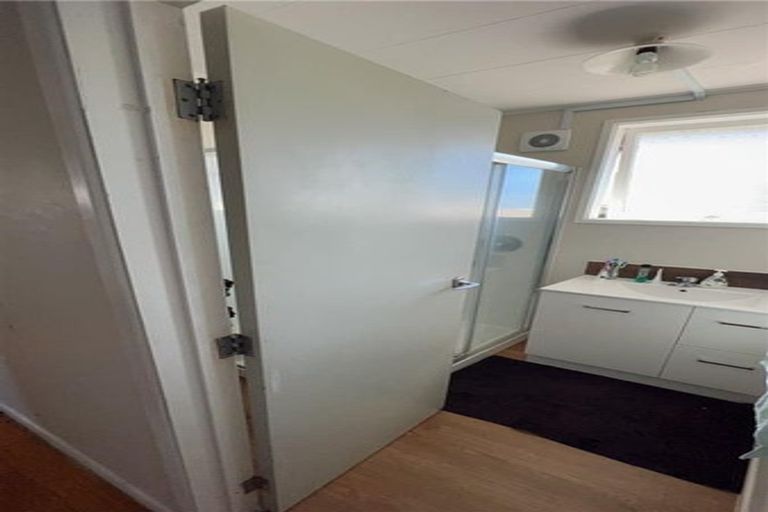 Photo of property in 52 Cramond Drive, Mangere East, Auckland, 2024