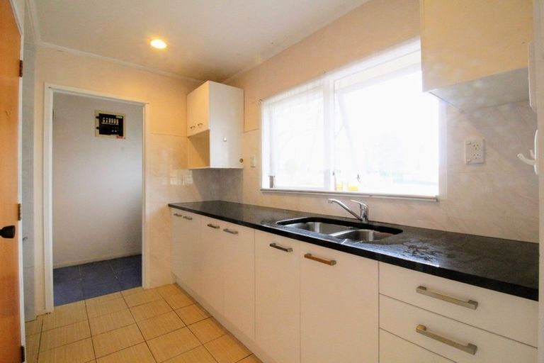 Photo of property in 12 Hazelmay Place, Bucklands Beach, Auckland, 2014