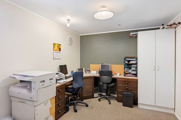 Photo of property in 24 Kereru Street, Waikanae, 5036