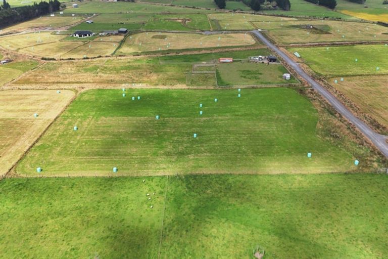 Photo of property in 35 Dairy Way, Seaward Bush, 9871