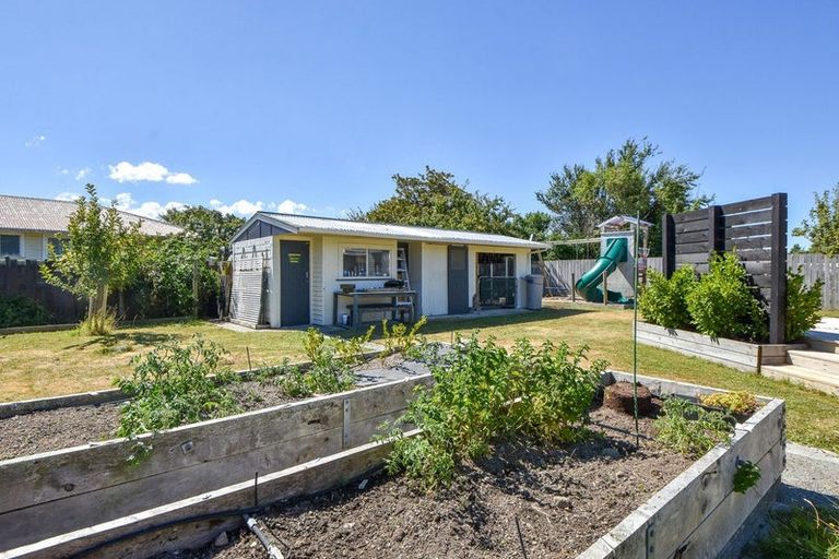 Photo of property in 10 Fairbrother Street, Carterton, 5713