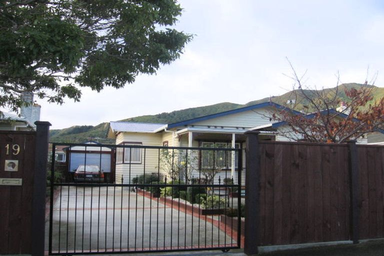 Photo of property in 19 Wainui Road, Waiwhetu, Lower Hutt, 5010