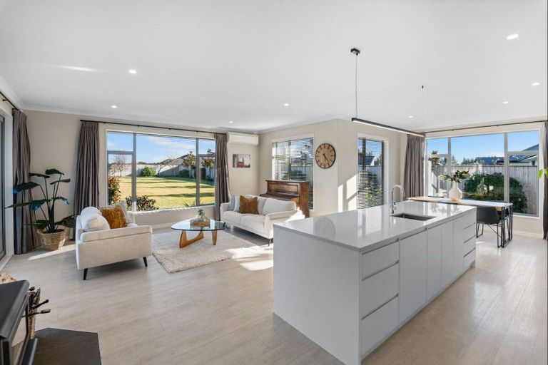 Photo of property in 14 Glenfinnan Place, West Melton, 7618