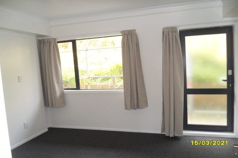 Photo of property in 4 London Road, Korokoro, Lower Hutt, 5012